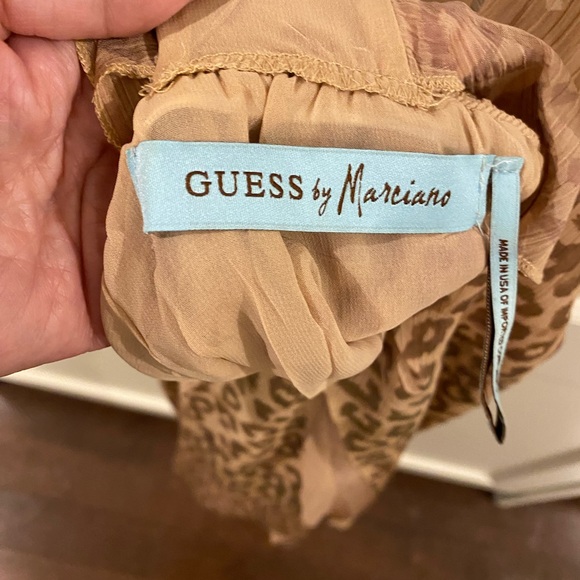 Guess by Marciano Polyester Sleeveless Blouse Full a Flouncy Size Medium - Picture 6 of 8